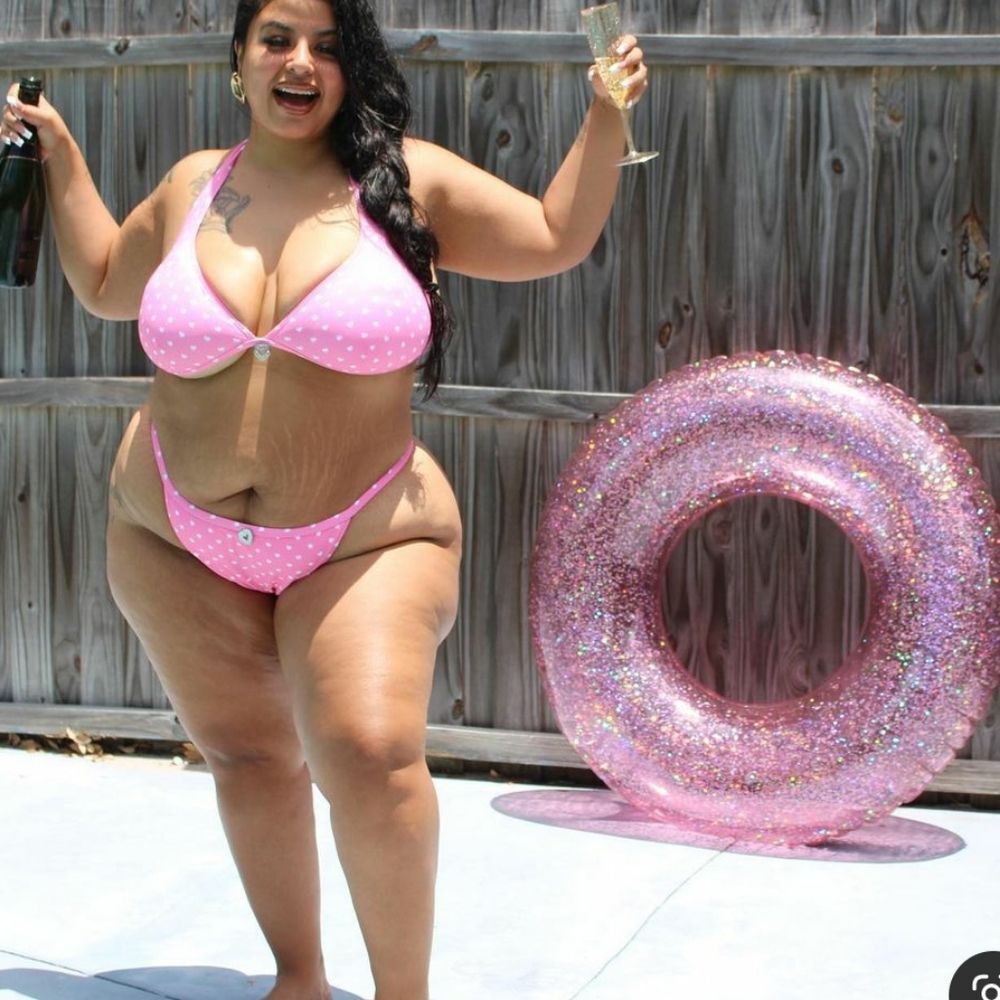 Fashion to Figure ×Tabria Majors NWT 3X 22 Agent Jones Pink Heart Print Swim Top - Picture 7 of 13